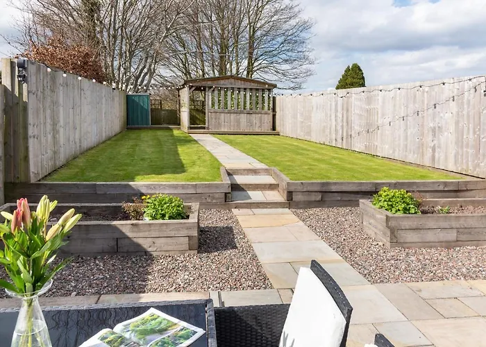 Stunning 1-Bed Cottage Near Carlisle With Hot Tub